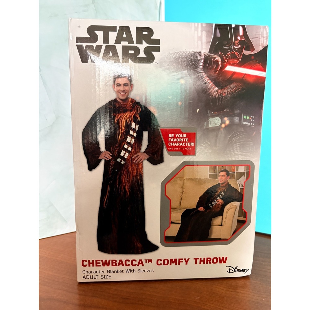 NIB Star Wars Chewbacca Comfy Throw with Sleeves